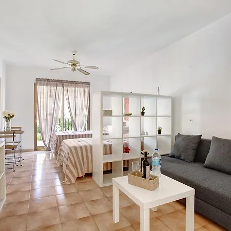 Castle Harbour 411 Apartment